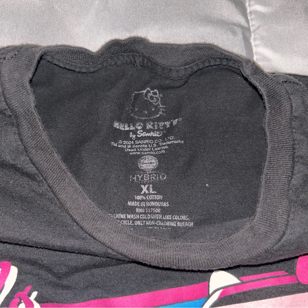 Hello Kitty Racing T-shirt - Picture 5 of 8